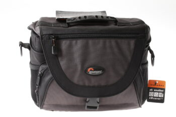 Lowepro Nova 4 AW Schultertasche grau