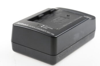 Nikon MH-18a Quick Charger mit EN-EL3e Akku