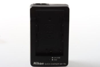 Nikon MH-18A Quick charger