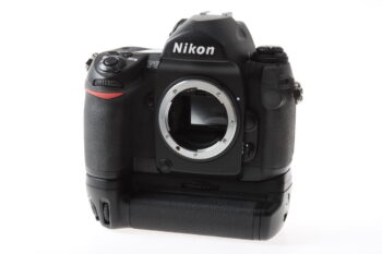 Nikon F6 Gehäuse mit MB-40 - #0024021