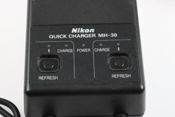Nikon MH-30 Ladegerät