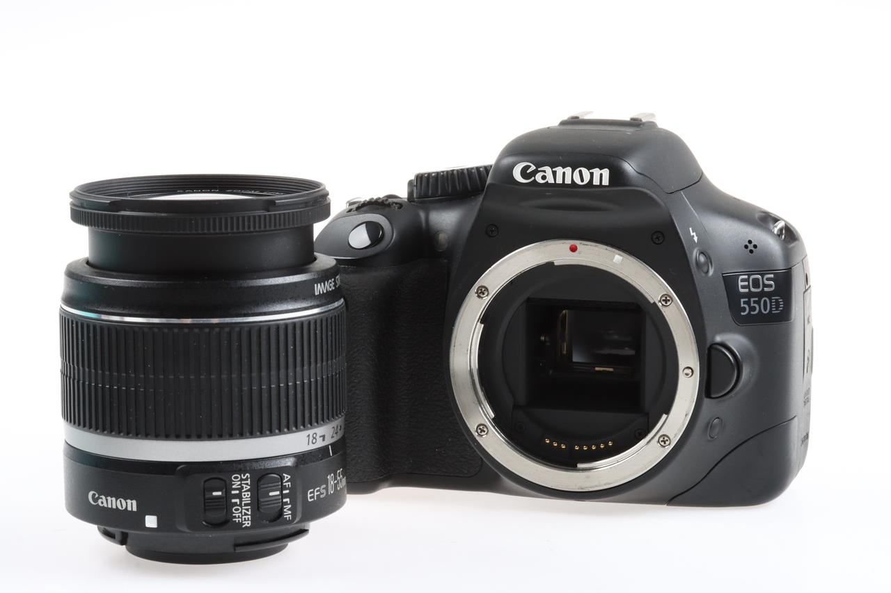 Canon EOS 550D mit EF-S 18-55mm f/3,5-5,6 IS - #1935008225
