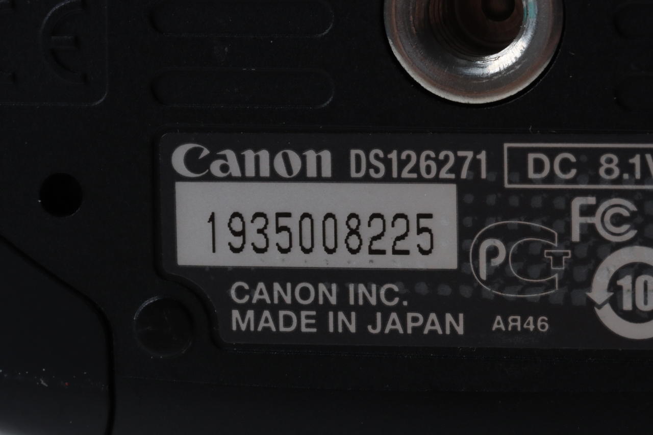 Canon EOS 550D mit EF-S 18-55mm f/3,5-5,6 IS - #1935008225