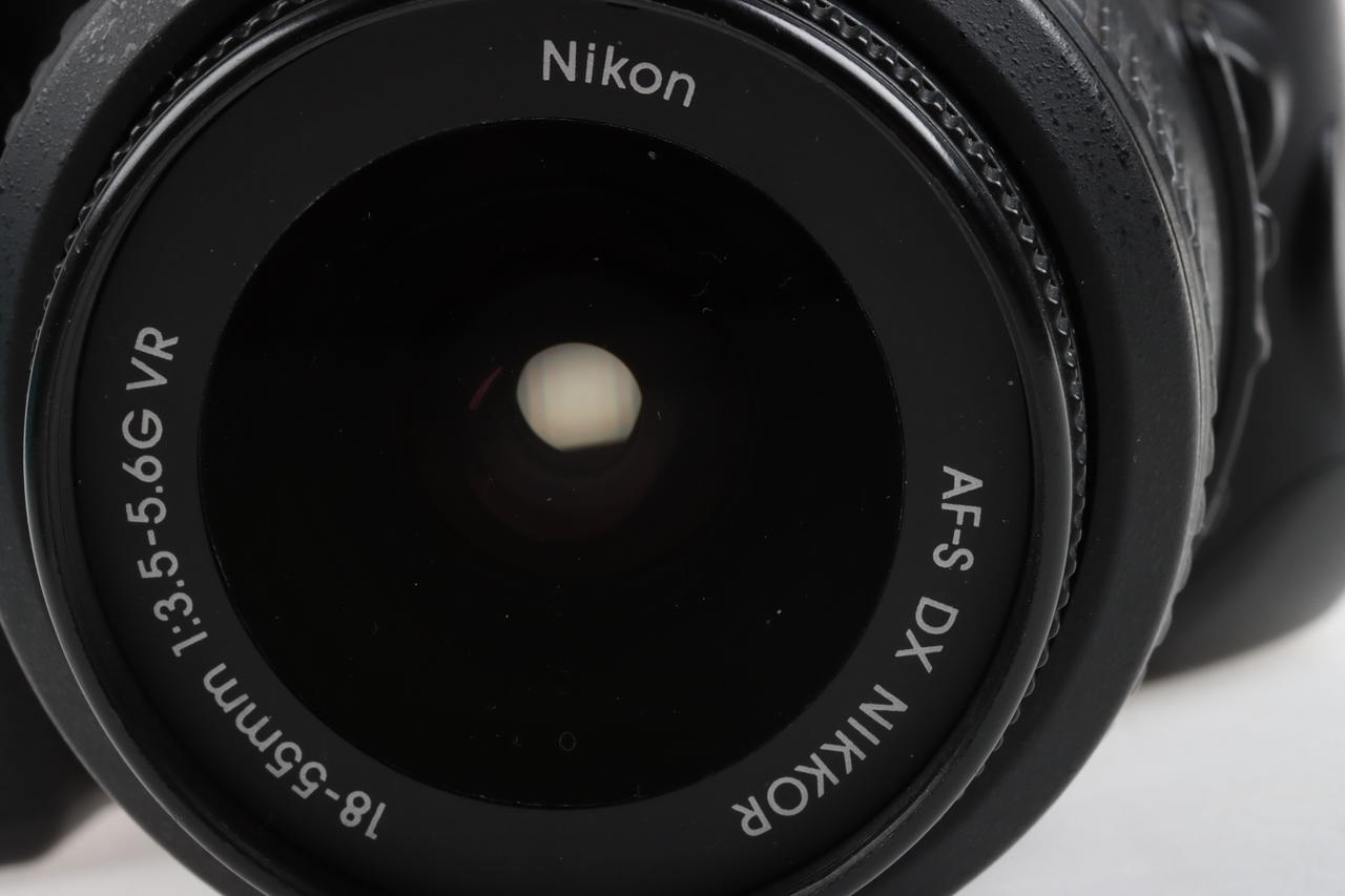 Nikon D5000 mit AF-S DX 18-55mm f/3,5-5,6 G VR - #6679314