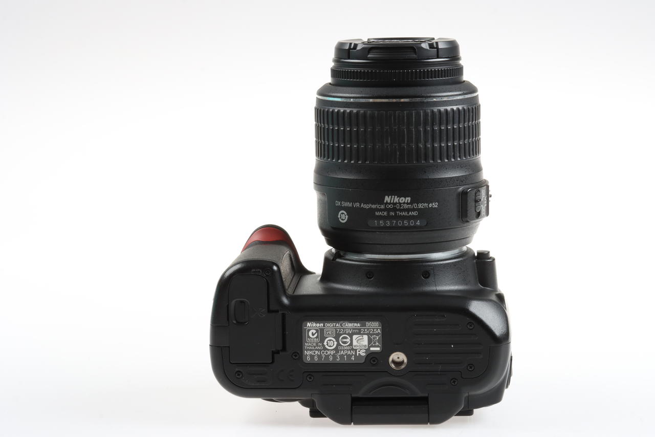 Nikon D5000 mit AF-S DX 18-55mm f/3,5-5,6 G VR - #6679314