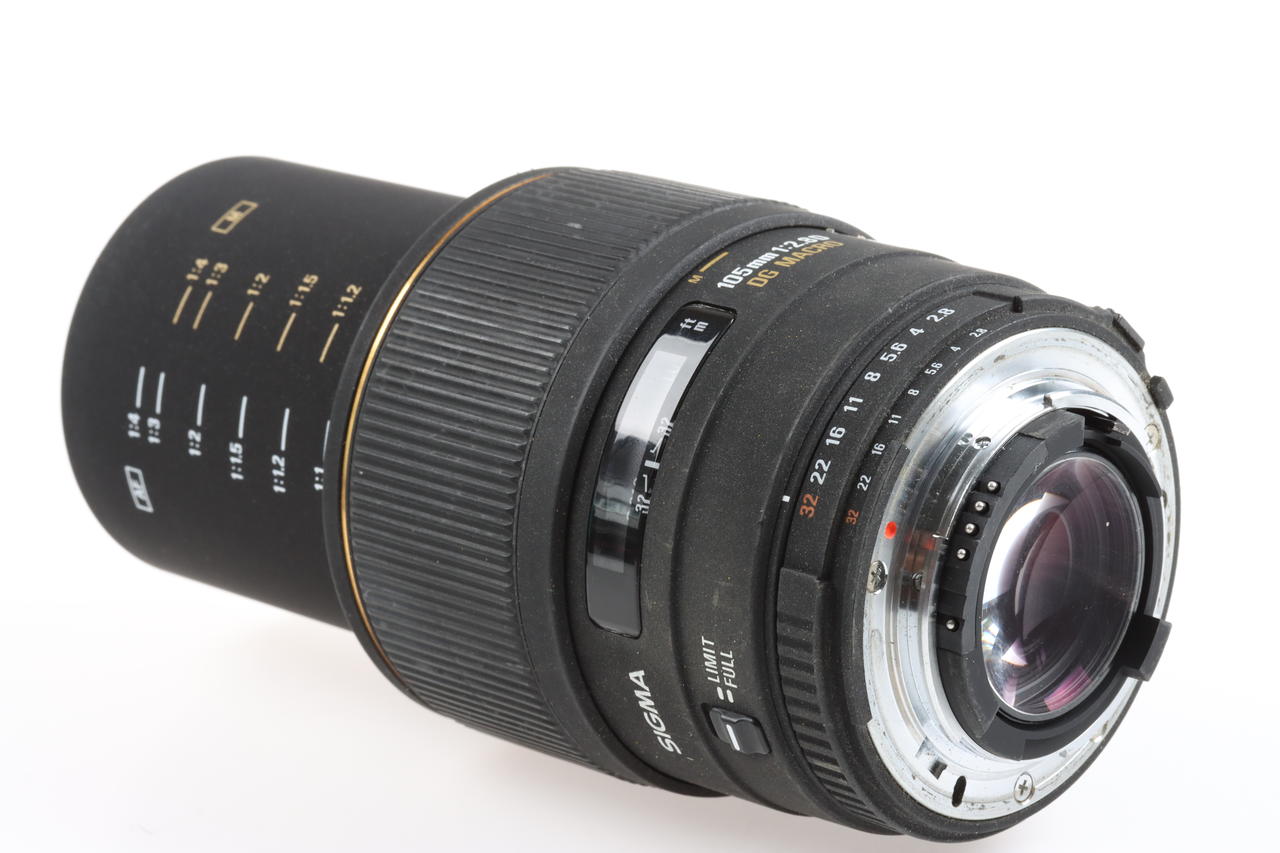 SIGMA 105mm f/2,8 EX DG Macro für Nikon F (FX) - #2002850