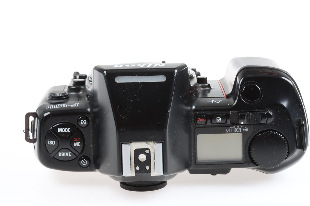 Nikon F-801s mit Nikkor AF 35-80mm f/4-5,6 D - #3253338