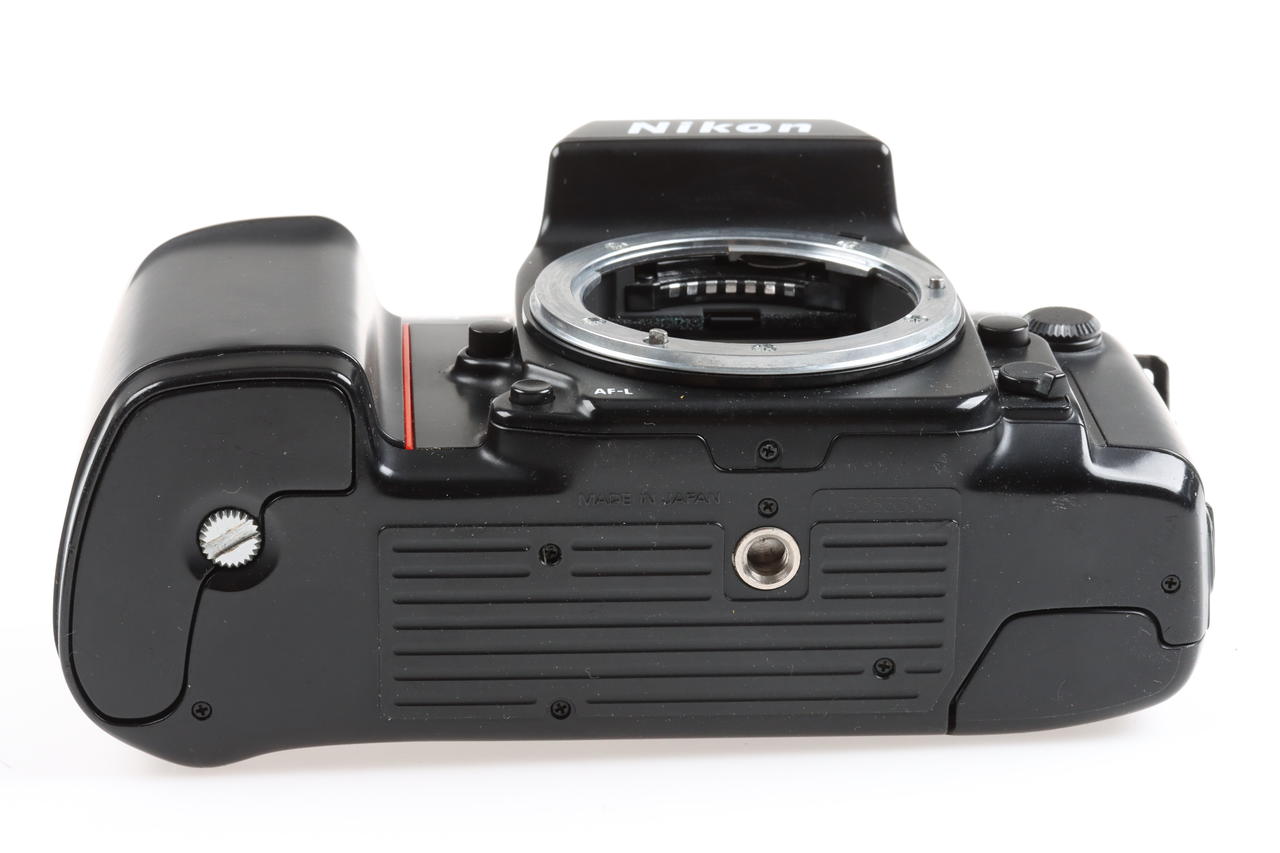 Nikon F-801s mit Nikkor AF 35-80mm f/4-5,6 D - #3253338