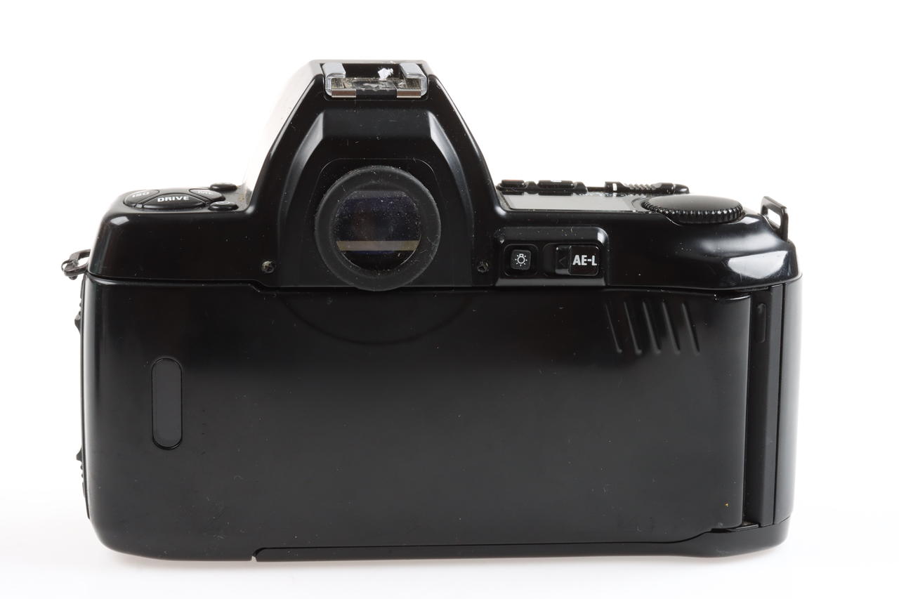 Nikon F-801s mit Nikkor AF 35-80mm f/4-5,6 D - #3253338