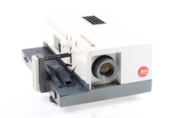 Leica Pradovit RC Diaprojektor