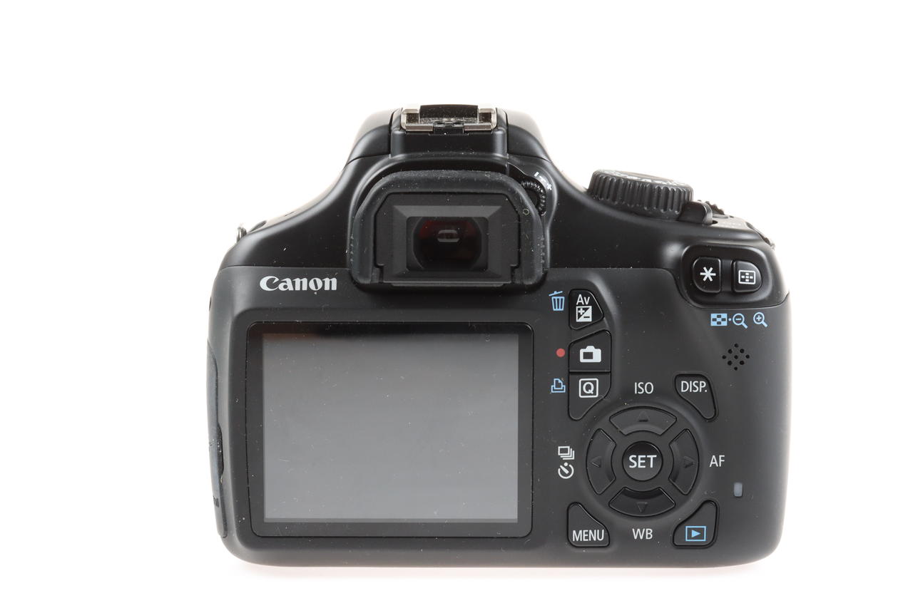 Canon EOS 1100D mit EF-S 18-55mm f/3,5-5,6 IS III