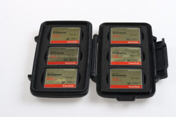 SanDisk CF Speicherkarten SET mit Speicherkartensafe