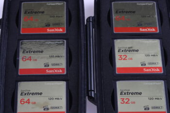 SanDisk CF Speicherkarten SET mit Speicherkartensafe