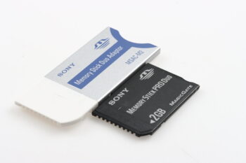 Sony Memory Stick Duo Adpater mit 2GB Pro Duo Karte
