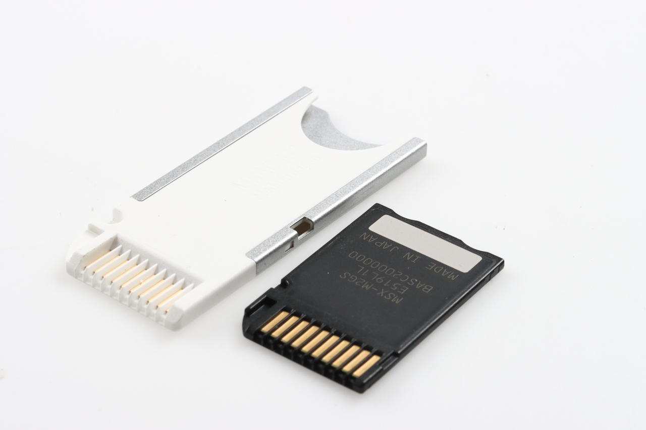 Sony Memory Stick Duo Adpater mit 2GB Pro Duo Karte