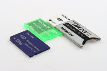 Memory Stick Duo Adpater mit 128MB und 512MB Karten