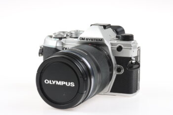 OM SYSTEM OM-5 Set 14-150mm f/4-5,6 II silber - #BJNA22369