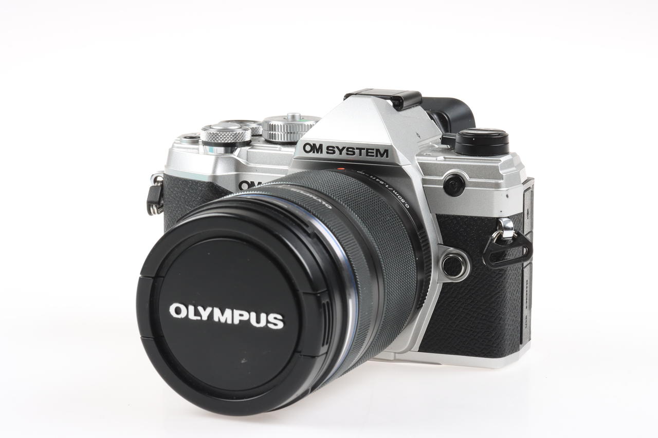 OM SYSTEM OM-5 Set 14-150mm f/4-5,6 II silber - #BJNA22369