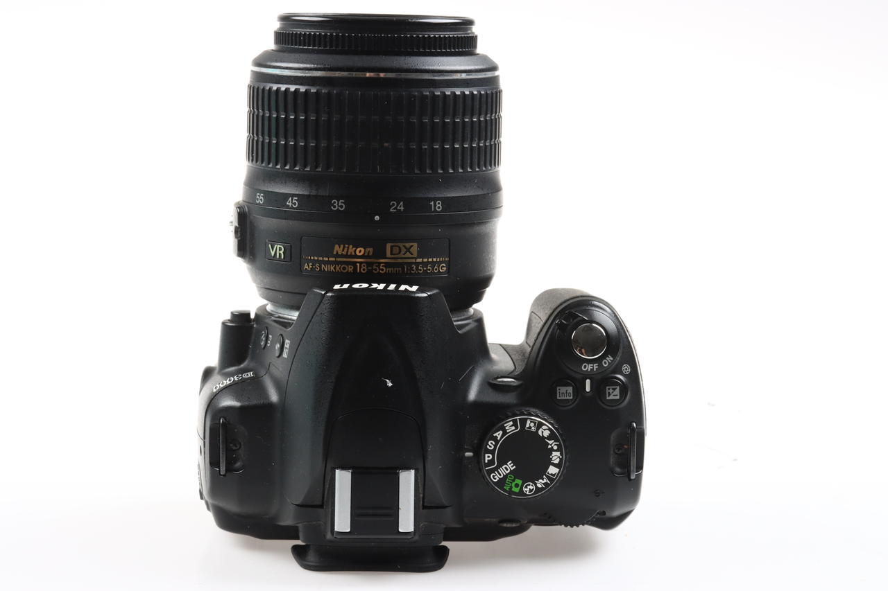 Nikon D3000 mit AF-S DX 18-55mm f/3,5-5,6 G VR - #6662967