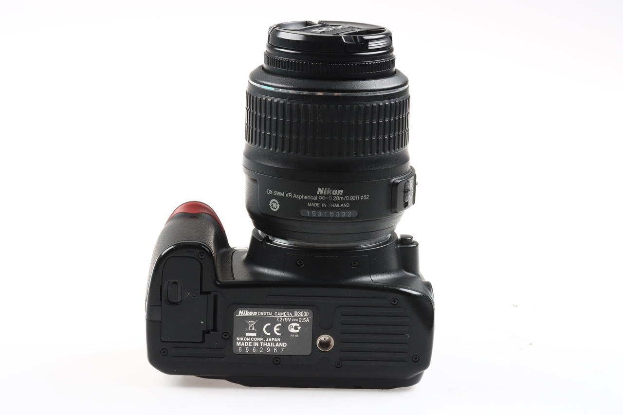 Nikon D3000 mit AF-S DX 18-55mm f/3,5-5,6 G VR - #6662967