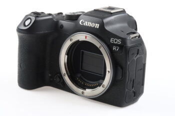 Canon EOS R7 mit RF-S 18-150mm f/3,5-6,3 IS STM - #153034000598