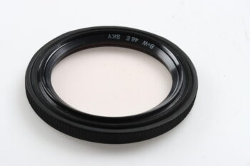 B+W Skylightfilter mit Sonnenblende - Ø46mm