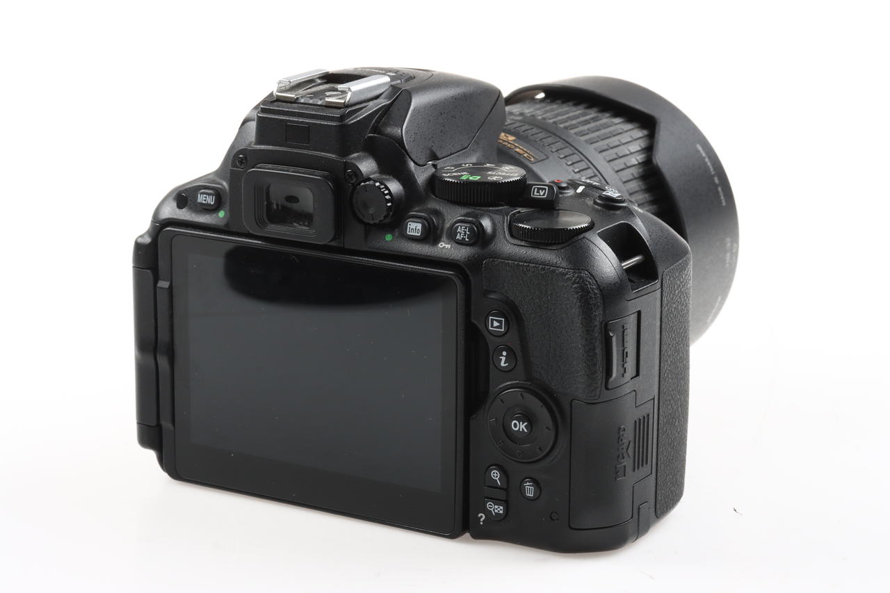 Nikon D5500 mit AF-S DX 18-105mm f/3,5-5,6 VR G ED - #4301678