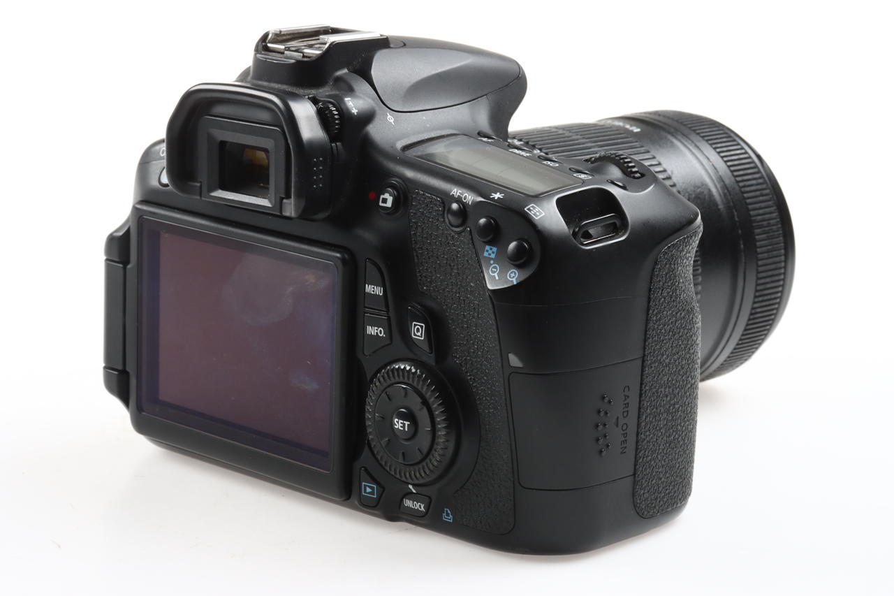 Canon EOS 60D mit EF-S 18-135mm f/3,5-5,6 IS - #1581051150