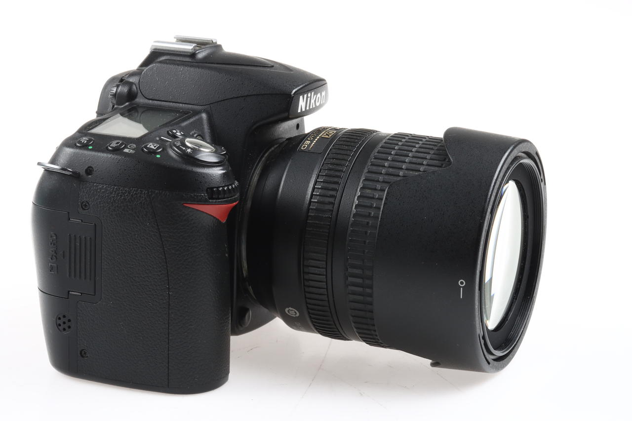 Nikon D90 mit AF-S DX 18-105mm f/3,5-5,6 G ED VR - #6376047