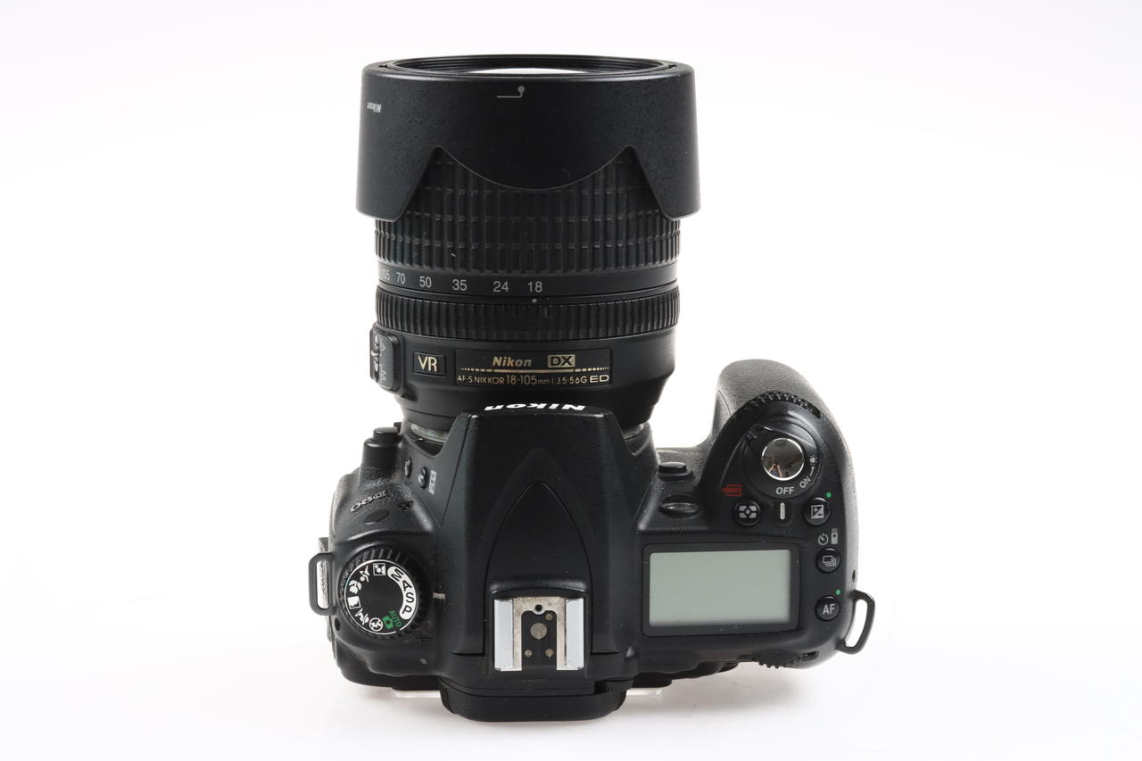Nikon D90 mit AF-S DX 18-105mm f/3,5-5,6 G ED VR - #6376047