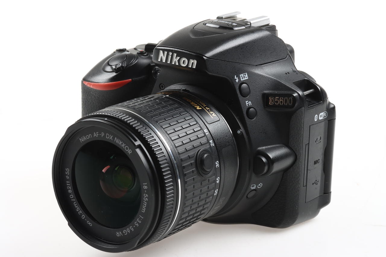 Nikon D5600 mit AF-P Nikkor 18-55mm 3,5-5,6 VR - #6285561