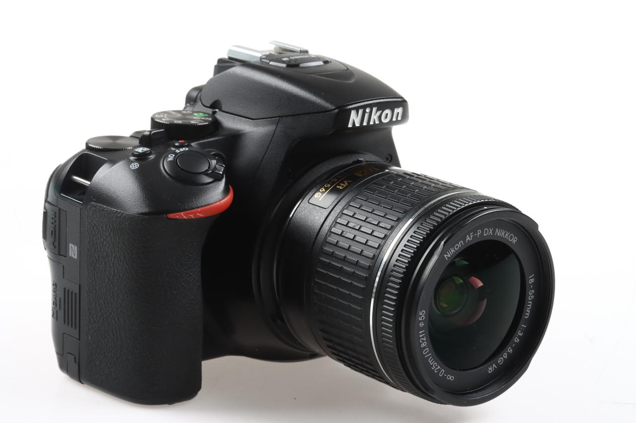 Nikon D5600 mit AF-P Nikkor 18-55mm 3,5-5,6 VR - #6285561