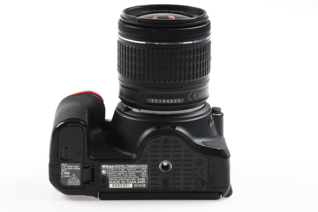 Nikon D5600 mit AF-P Nikkor 18-55mm 3,5-5,6 VR - #6285561