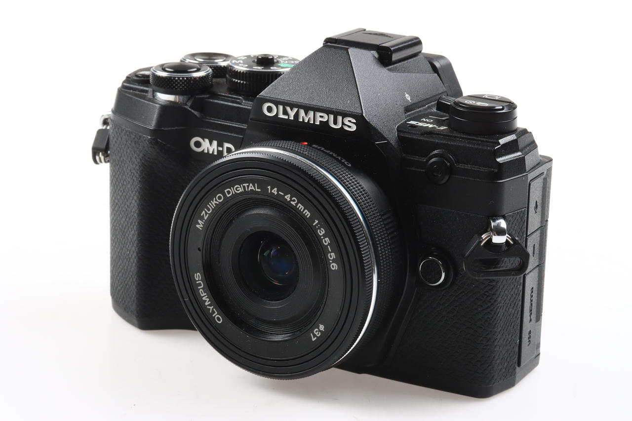 Olympus OM-D E-M5 Mk III mit 14-42mm f/3,5-5,6 - ohne Ladegerät - #BJ9A08493