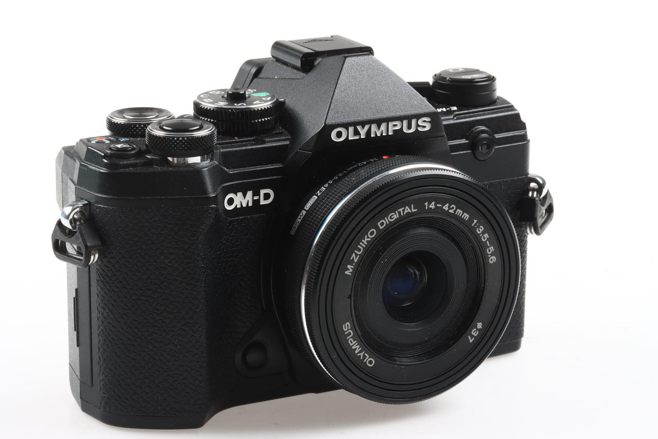Olympus OM-D E-M5 Mk III mit 14-42mm f/3,5-5,6 - ohne Ladegerät - #BJ9A08493