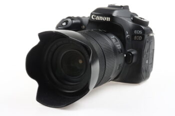 Canon EOS 80D mit EF-S 18-135mm Nano IS USM - #043021003065