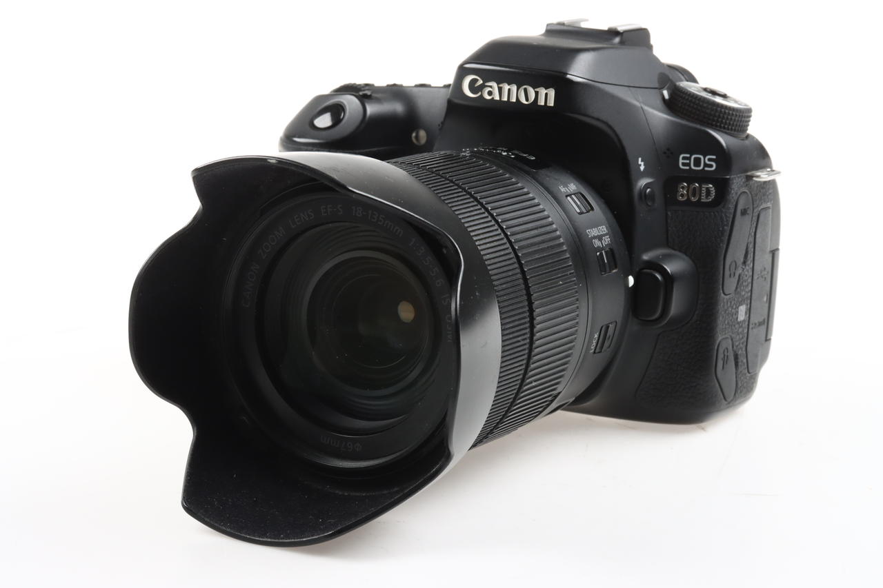 Canon EOS 80D mit EF-S 18-135mm Nano IS USM - #043021003065