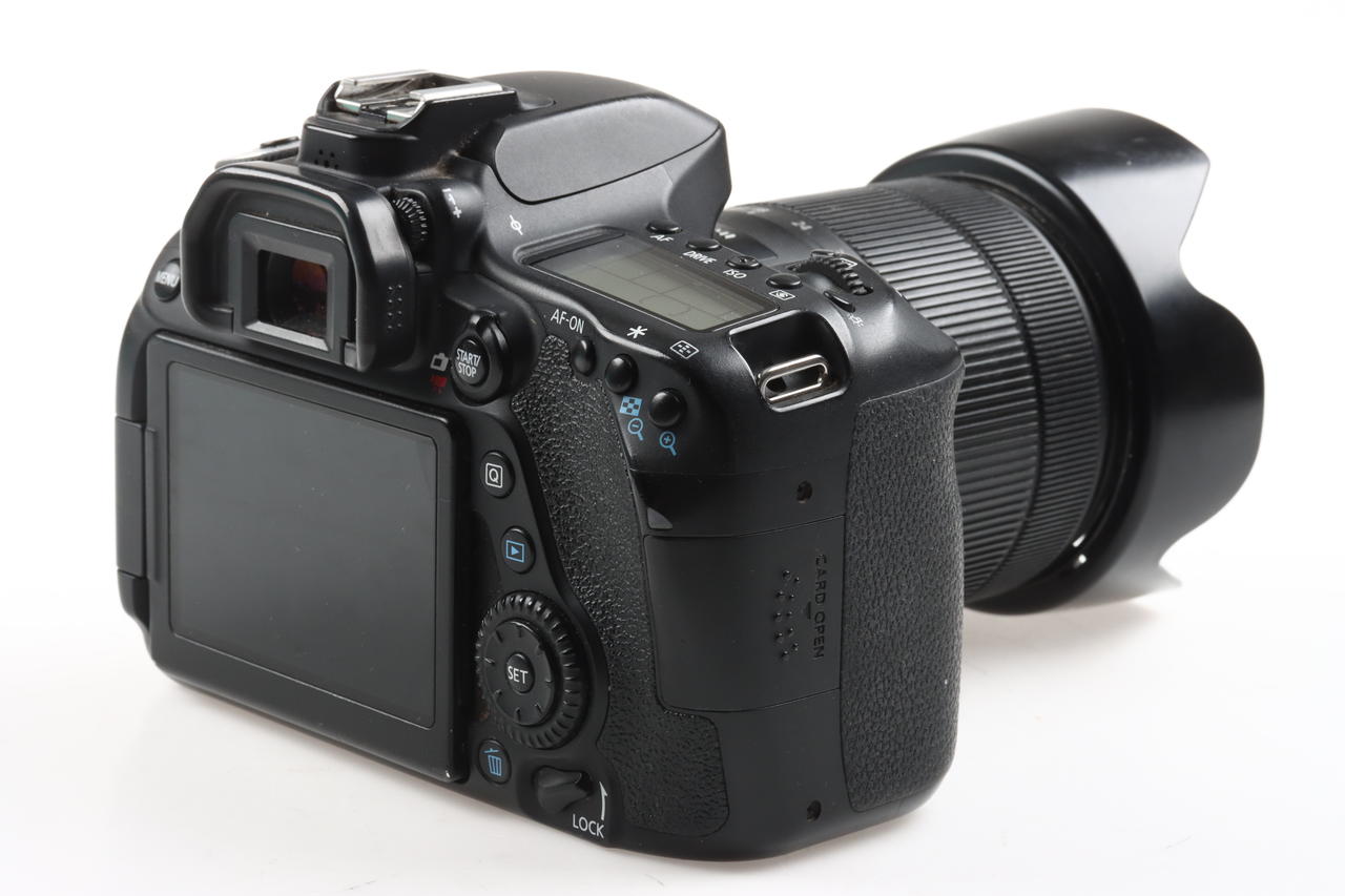 Canon EOS 80D mit EF-S 18-135mm Nano IS USM - #043021003065