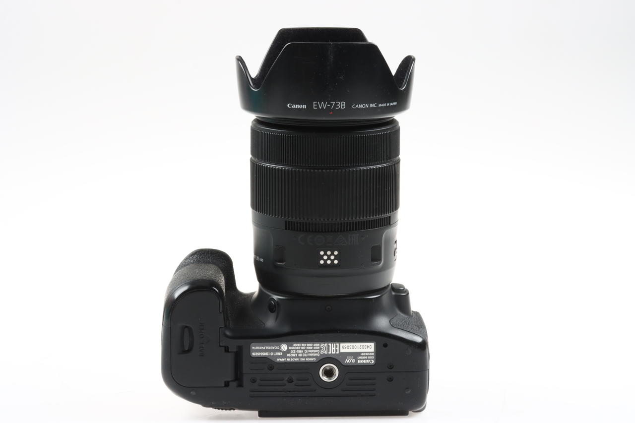 Canon EOS 80D mit EF-S 18-135mm Nano IS USM - #043021003065