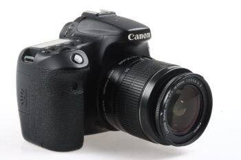 Canon EOS 70D mit EF-S 18-55mm f/3,5-5,6 IS II - #083024008695