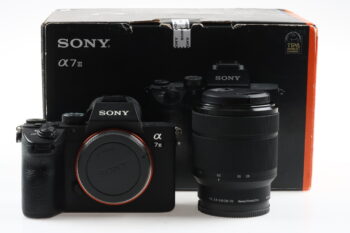 Sony Alpha 7 III mit FE 28-70mm f/3,5-5,6 - #3984742