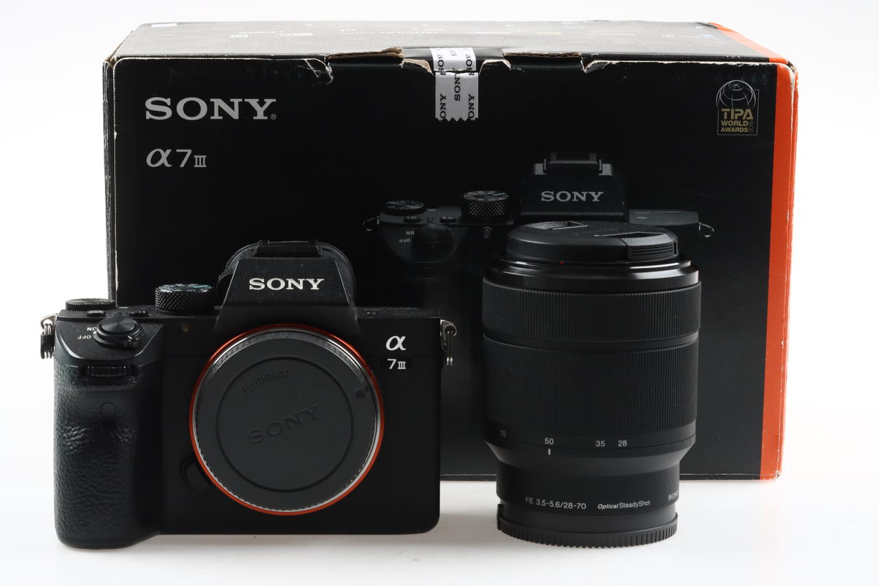 Sony Alpha 7 III mit FE 28-70mm f/3,5-5,6 - #3984742