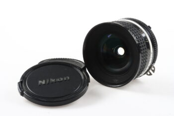 Nikon MF 20mm f/2,8 Ai-S