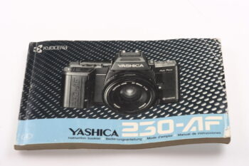 Yashica 230-AF Gebrauchsanweisung (En/De/Fr/Es)