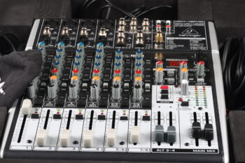 Behringer Xenyx X1204 Bus Mixer