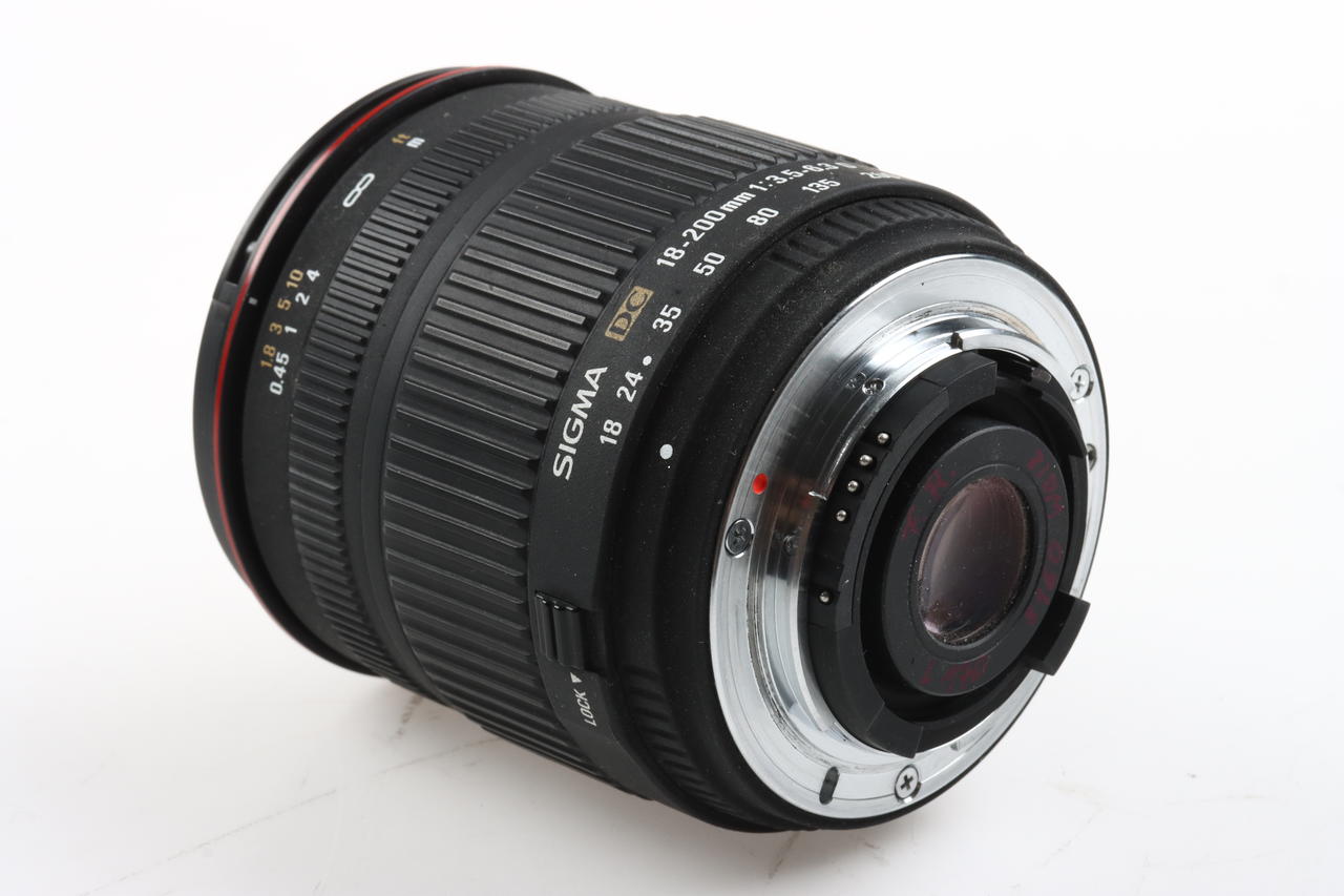SIGMA 18-200mm f/3,5-6,3 DC für Nikon F (DX) - #2005226