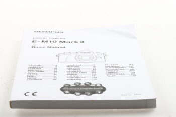 Olympus E-M10 Mark III Digital Camera Basic Manual (mehrsprachig)