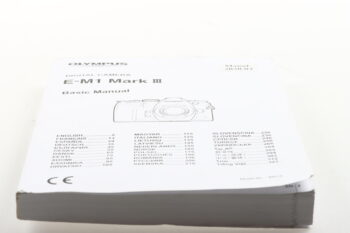 Olympus E-M1 Mark III Digital Camera Basic Manual (mehrsprachig)