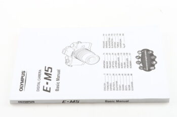 Olympus E-M5 Digital Camera Basic Manual (mehrsprachig)