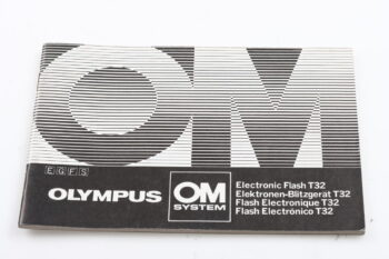 Olympus T-32 Blitzgerät Bedienungsanleitung (En/De/Fr/Es)